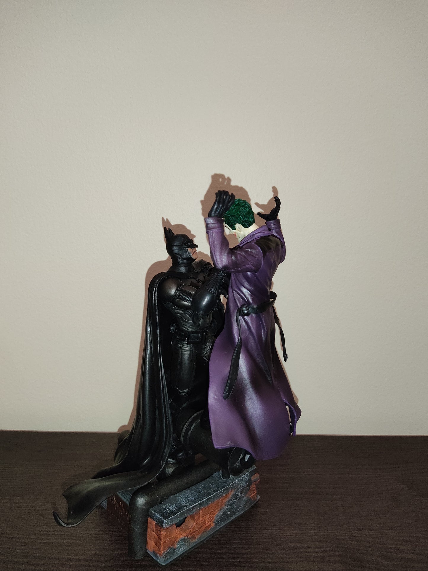 Batman Vs. Joker Diorama (Arkham Version)