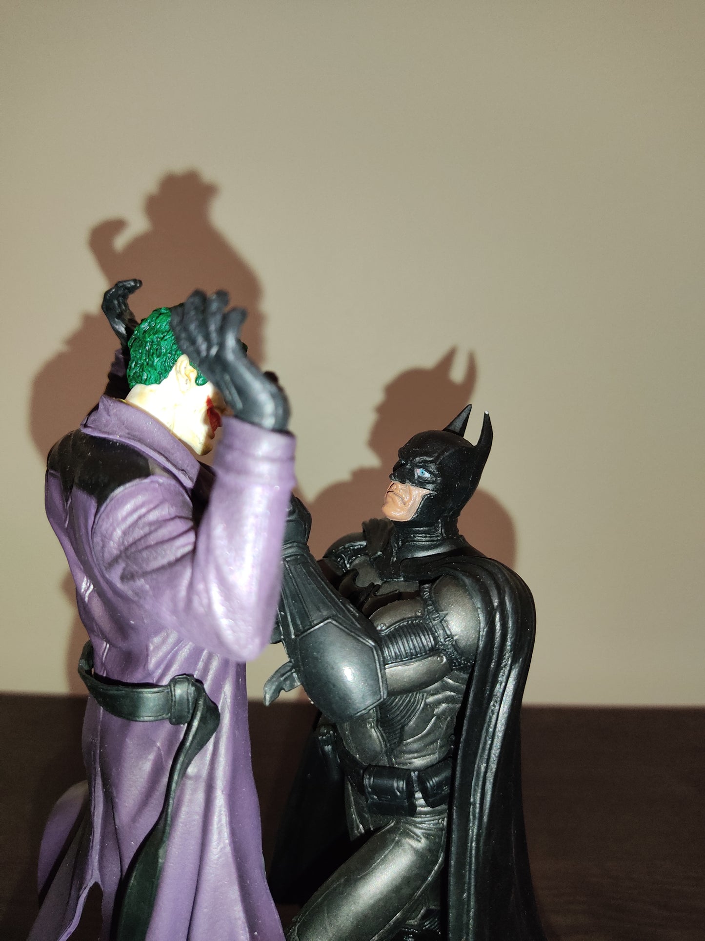 Batman Vs. Joker Diorama (Arkham Version)