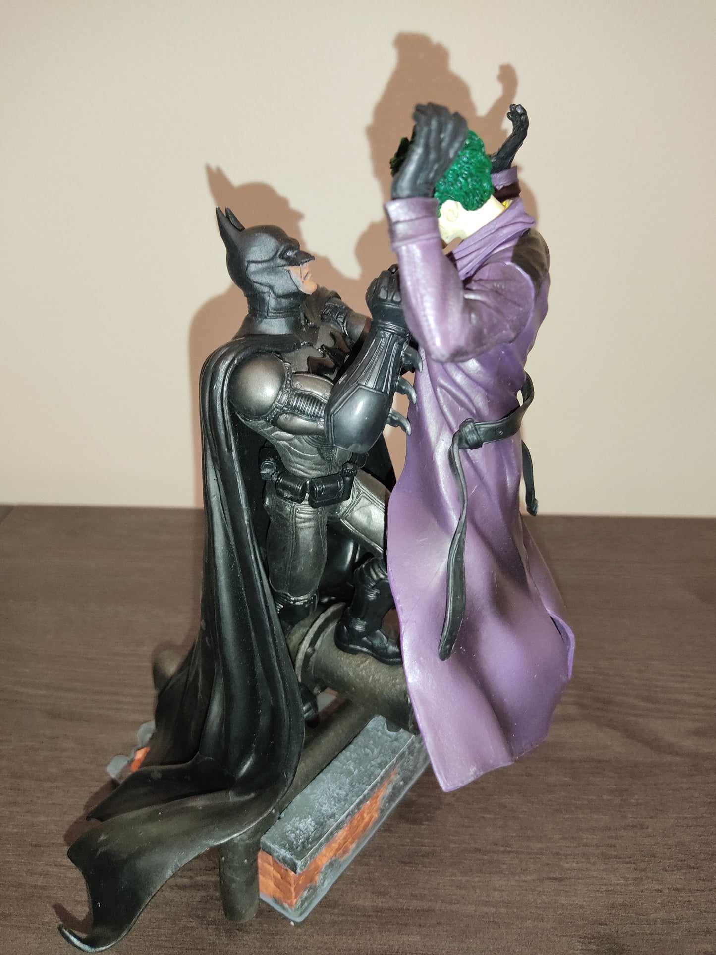 Batman Vs. Joker Diorama (Arkham Version)